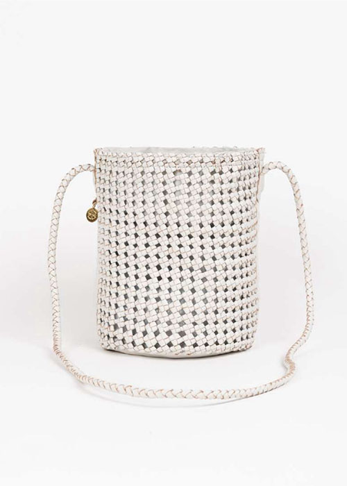 bolso blanco tejido